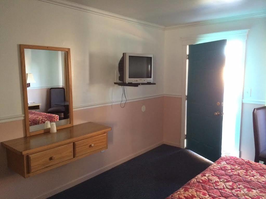 Hamlet Motel Newman Екстериор снимка