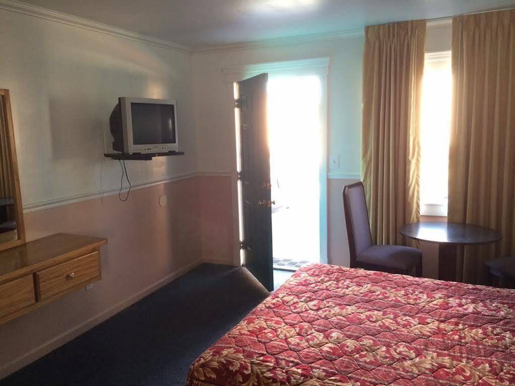 Hamlet Motel Newman Екстериор снимка